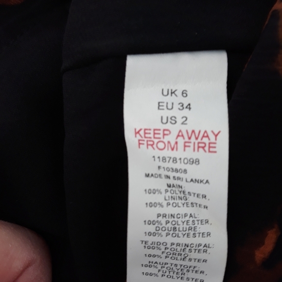 NWT Topshop Ruched Tiger Print Billow Sleeve V Front and Back Size 2P Dress - Picture 5 of 10